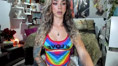 Snapshot of michelleapihel chatting on June 3, 8:47 pm michelle apihel online show from June 3, 8:47 pm