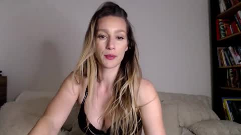 MichelleBele online show from June 4, 8:26 pm
