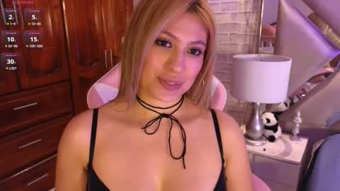 Michelle Foxx online show from December 17, 4:35 pm