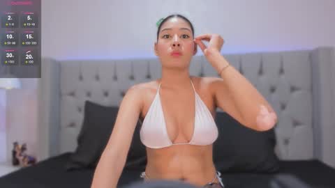 michelleking_ online show from October 18, 8:09 pm