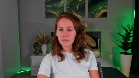 Snapshot of michelleortis chatting on December 5, 7:28 pm MichelleOrtis online show from December 5, 7:28 pm