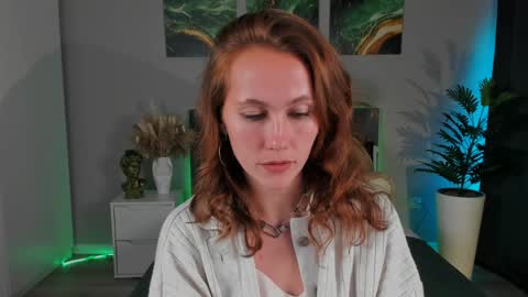 Snapshot of michelleortis chatting on December 6, 7:12 pm MichelleOrtis online show from December 6, 7:12 pm