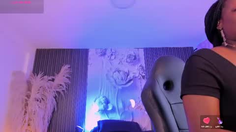 Snapshot of michellepreston_ chatting on July 1, 12:07 pm michellepreston_ online show from July 1, 12:07 pm