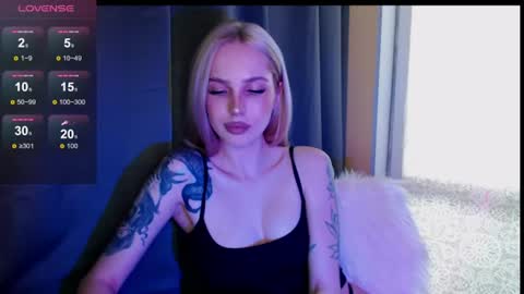 Snapshot of michellevelour chatting on June 10, 3:00 pm Michelle online show from June 10, 3:00 pm