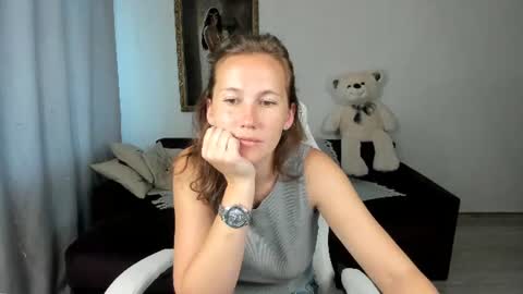 Snapshot of michellewoitsik chatting on June 9, 3:29 am Michelle online show from June 9, 3:29 am