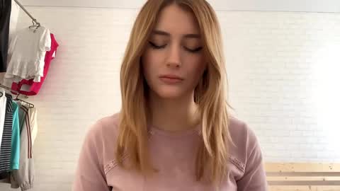 Jenny online show from May 5, 8:33 am