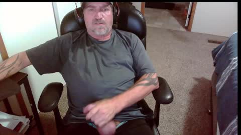 Snapshot of michigan_daddy chatting on September 30, 12:48 am TattedInDetroit online show from September 30, 12:48 am