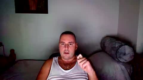 Snapshot of micic3 chatting on July 31, 2:11 am micic3 online show from July 31, 2:11 am