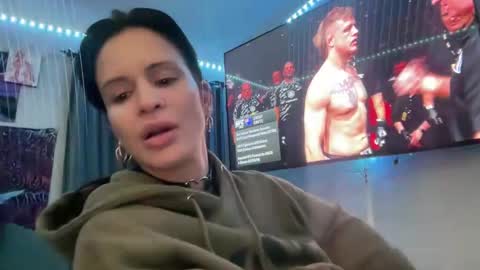 Snapshot of micielo87 chatting on February 9, 3:53 am Skye online show from February 9, 3:53 am