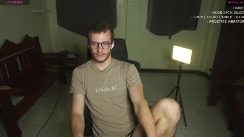 Mickey online show from December 8, 1:03 pm