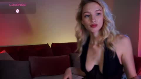 Snapshot of mickeydior chatting on October 7, 12:02 pm mickeydior online show from October 7, 12:02 pm