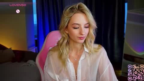 Snapshot of mickeydior chatting on October 11, 12:47 pm mickeydior online show from October 11, 12:47 pm