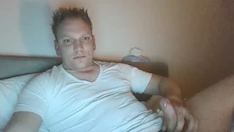 Snapshot of mickkxl chatting on January 13, 7:31 pm mickkxl online show from January 13, 7:31 pm
