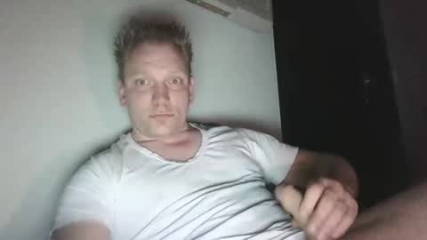 Snapshot of mickkxl chatting on January 30, 4:55 pm mickkxl online show from January 30, 4:55 pm