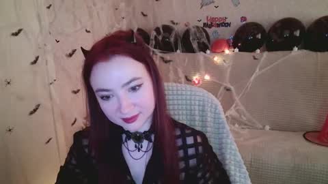 Snapshot of mickywood chatting on October 25, 7:05 am Micky online show from October 25, 7:05 am