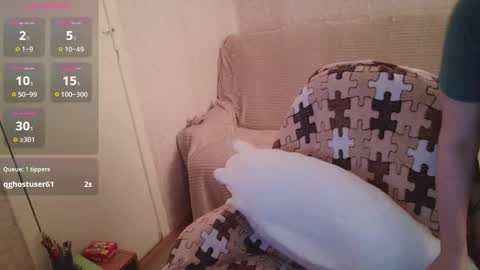 Snapshot of mickywood chatting on February 7, 8:51 am Micky online show from February 7, 8:51 am