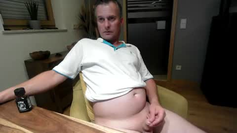 Snapshot of microsbody chatting on June 28, 9:10 pm microsbody online show from June 28, 9:10 pm