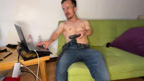 Aaron online show from April 3, 1:36 am