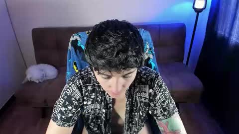 Blue online show from November 4, 3:22 pm