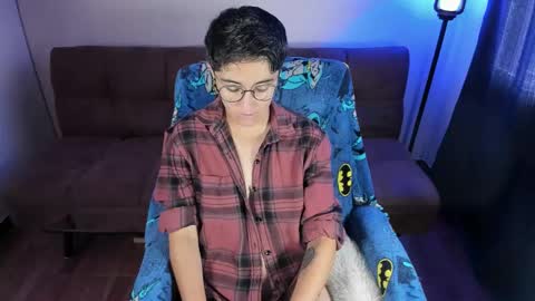 Blue online show from March 18, 3:37 pm