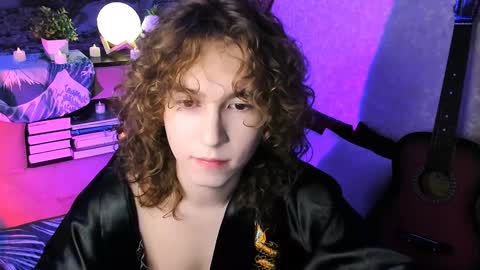 Snapshot of midnight_answer chatting on January 11, 3:09 pm Max online show from January 11, 3:09 pm