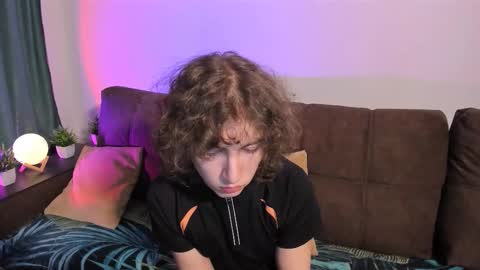 Snapshot of midnight_answer chatting on January 14, 5:07 pm Max online show from January 14, 5:07 pm