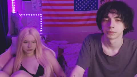 Snapshot of midnight_memories chatting on February 10, 12:59 am Kai and Angel online show from February 10, 12:59 am