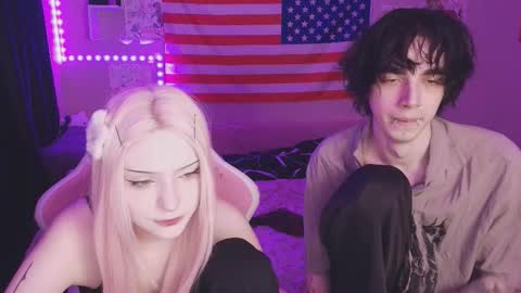 Snapshot of midnight_memories chatting on February 16, 1:02 am Kai and Angel online show from February 16, 1:02 am