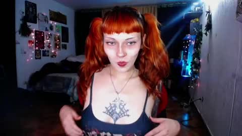 Snapshot of midnightcandy888 chatting on June 17, 12:57 am Pola INDEPENDENT MODEL online show from June 17, 12:57 am