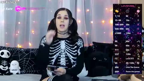 Snapshot of midnightpixie chatting on October 17, 7:49 pm Jenna Talia online show from October 17, 7:49 pm