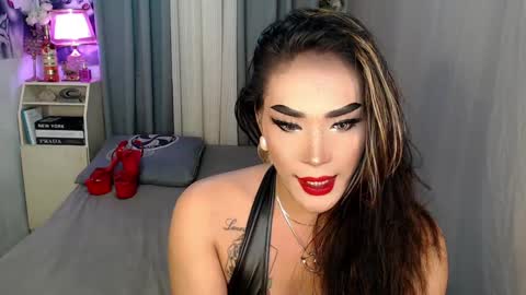 Snapshot of midnightraven27 chatting on February 18, 12:37 am  Dont forget to follow online show from February 18, 12:37 am