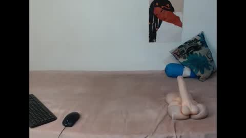 Snapshot of midnightsinx chatting on April 15, 12:28 am midnightsinx online show from April 15, 12:28 am