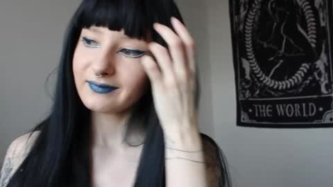 midnightsiren online show from April 26, 8:56 am