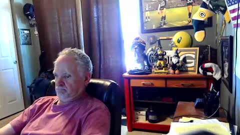 Snapshot of midwestdad09 chatting on May 28, 2:14 pm midwestdad09 online show from May 28, 2:14 pm