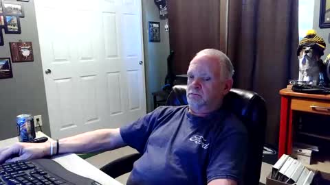 Snapshot of midwestdad09 chatting on June 6, 12:27 am midwestdad09 online show from June 6, 12:27 am