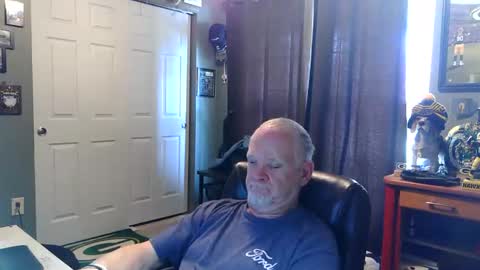 Snapshot of midwestdad09 chatting on June 6, 6:23 pm midwestdad09 online show from June 6, 6:23 pm