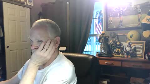 Snapshot of midwestdad09 chatting on June 11, 12:32 am midwestdad09 online show from June 11, 12:32 am