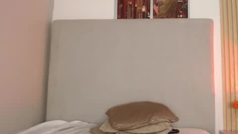Snapshot of miel_alisha chatting on January 31, 7:11 pm miel online show from January 31, 7:11 pm