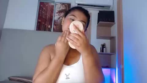 Snapshot of miel_alisha chatting on March 12, 1:28 pm miel online show from March 12, 1:28 pm