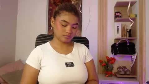 Snapshot of miel_alisha chatting on May 30, 1:30 pm miel online show from May 30, 1:30 pm