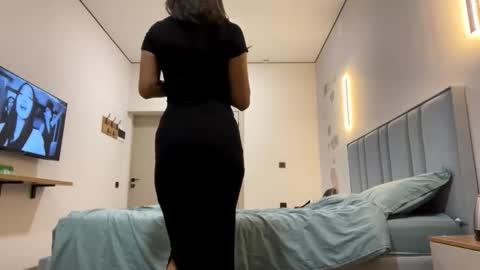 Mia online show from November 24, 3:23 pm