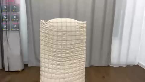 Mia online show from December 16, 4:12 pm