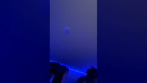 mifriend1998 online show from December 17, 12:00 pm