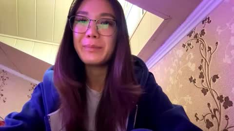 Snapshot of migdaliafenlon chatting on October 5, 10:13 am Nova online show from October 5, 10:13 am