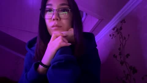 Snapshot of migdaliafenlon chatting on October 17, 1:57 pm Nova online show from October 17, 1:57 pm