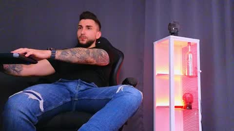 MightyAaron online show from February 16, 2:00 pm