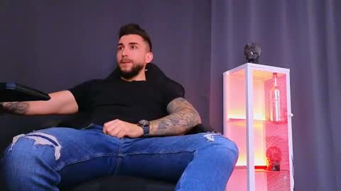 MightyAaron online show from February 18, 8:59 am