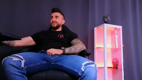 MightyAaron online show from February 25, 10:15 am