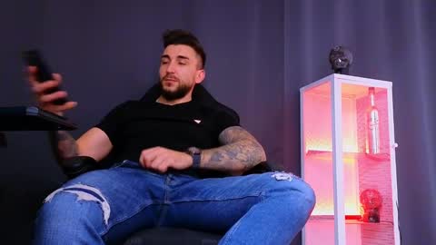 MightyAaron online show from March 4, 11:51 am