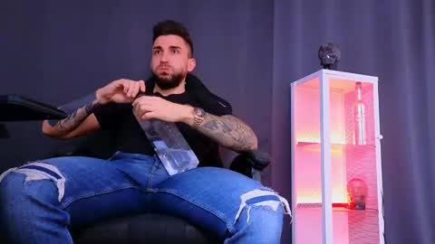 MightyAaron online show from March 6, 9:25 am